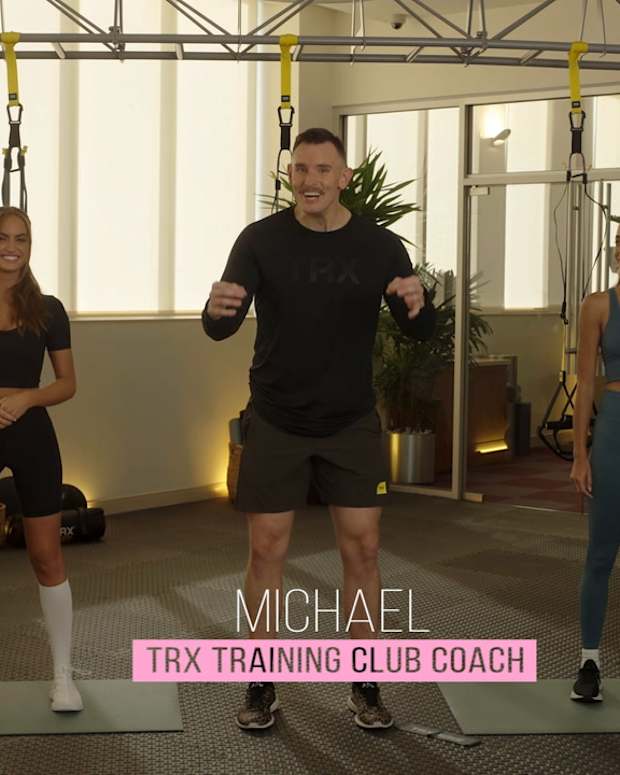 SI_TRX_GLUTE SINGLE LEG DEADLIFT_06